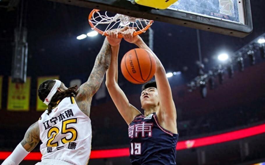 关于转折点！辽宁本钢内部沟通，NBA总决赛清晨攻防权衡，球迷炸锅，更衣室氛围转暖的信息